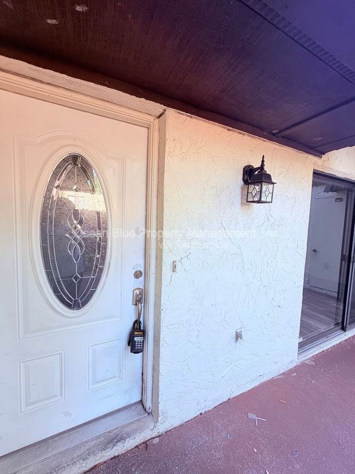 15436 E Pond Woods Dr - Photo 2 of 23