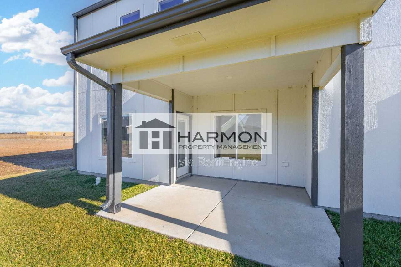 2078 N Reece Ct - Photo 5 of 16