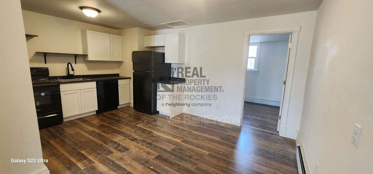 606 W 24th St - Photo 3 of 11