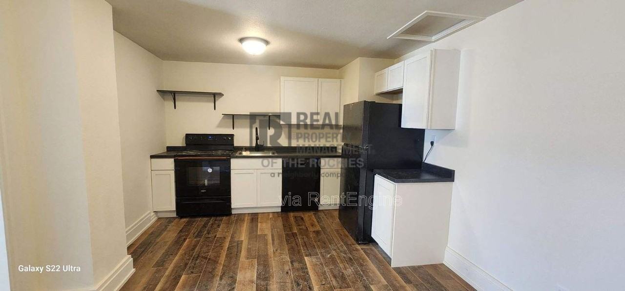 606 W 24th St - Photo 4 of 11