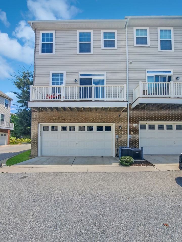 1701 Walcott Ln - Photo 3 of 35