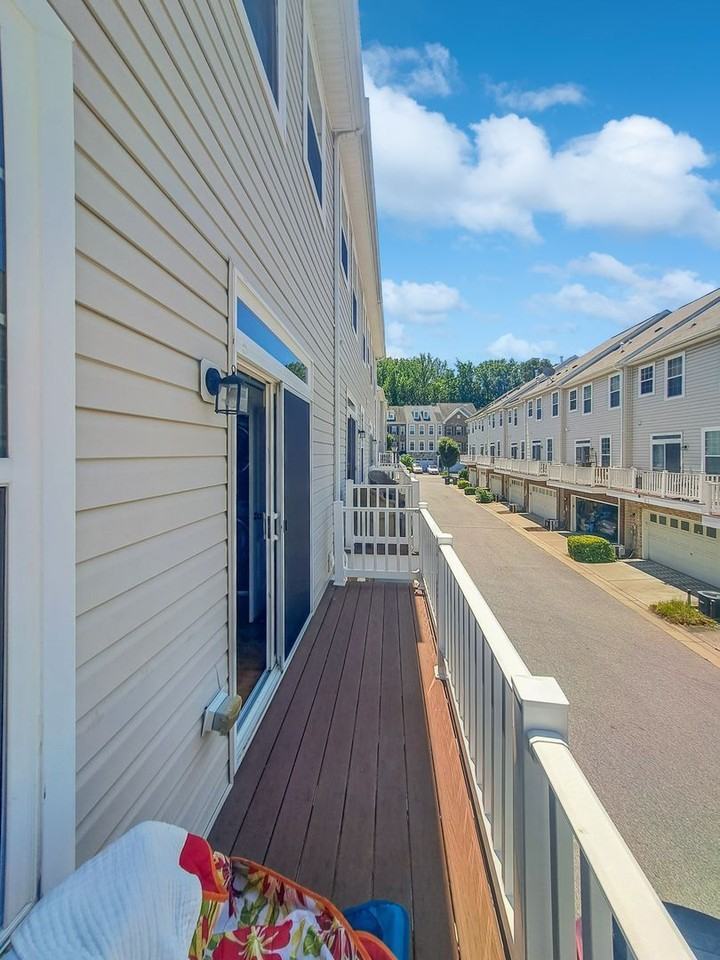 1701 Walcott Ln - Photo 4 of 35