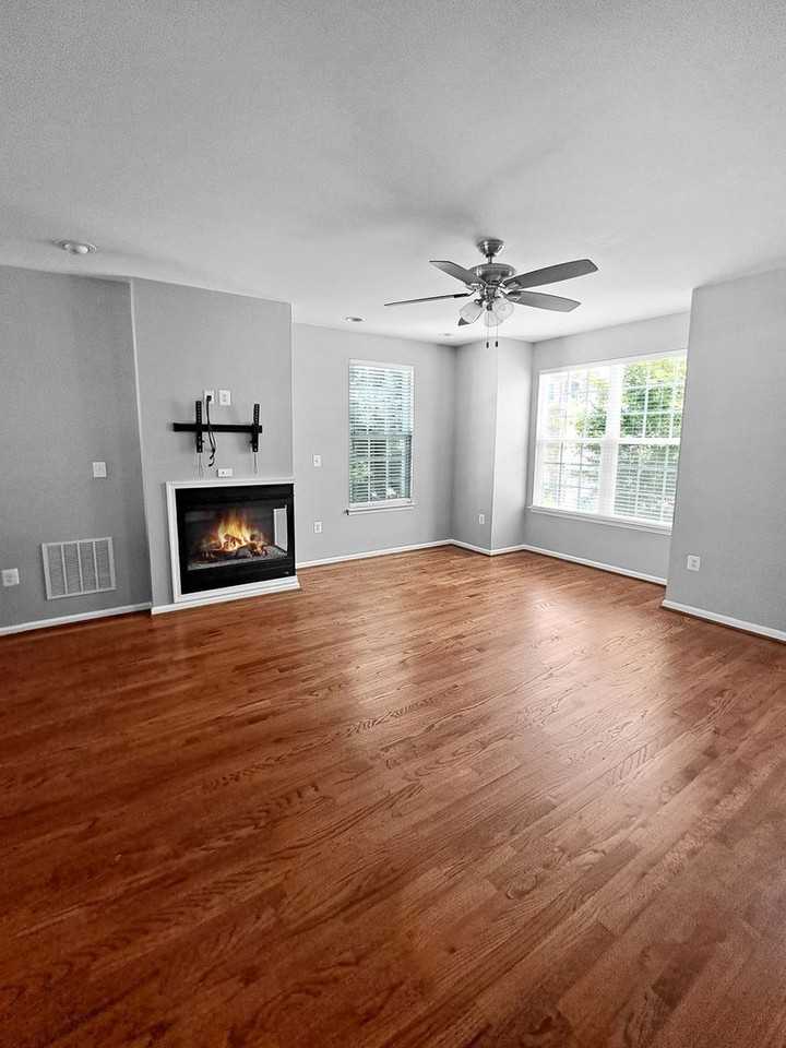 1701 Walcott Ln - Photo 5 of 35