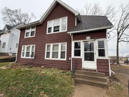 featured image of 406 W Washington Ave