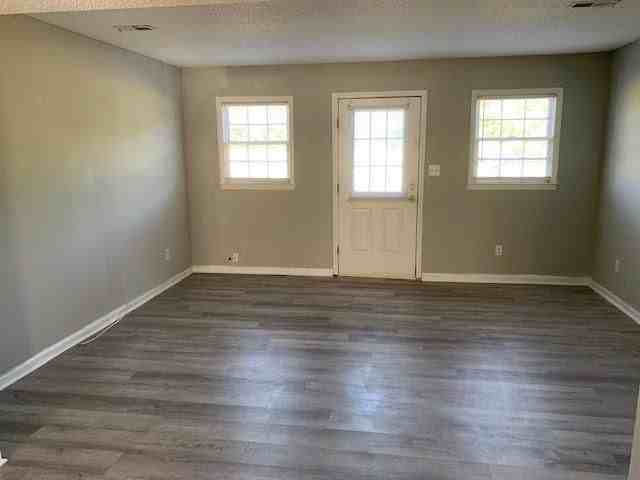 1544 Ashland Dr #C - Photo 3 of 19