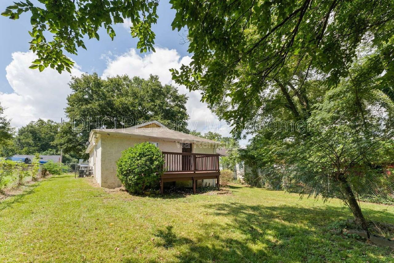 195 Scott St Nw - Photo 2 of 11