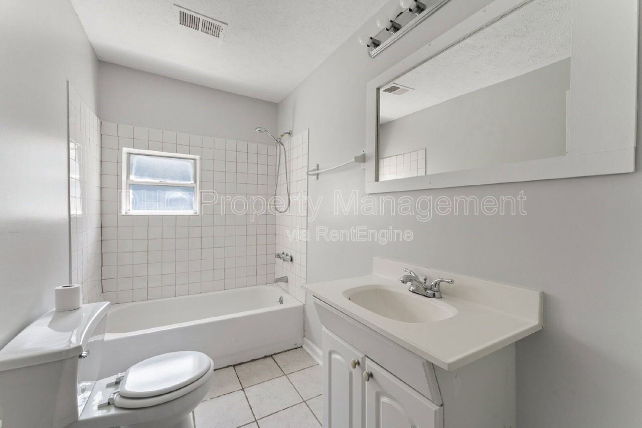 195 Scott St Nw - Photo 7 of 11