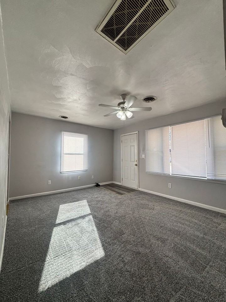 35 Radford St - Photo 2 of 14