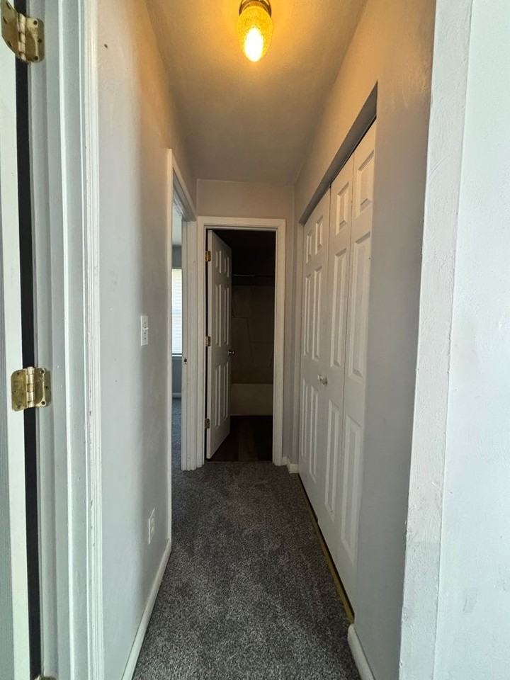 35 Radford St - Photo 6 of 14