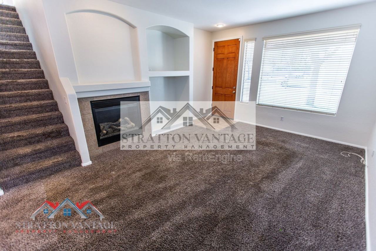 1247 S Emmett Dr - Photo 7 of 42