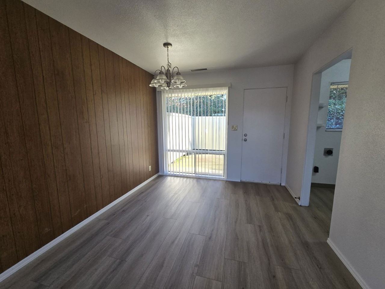 873 Ne Alameda Ave - Photo 7 of 15