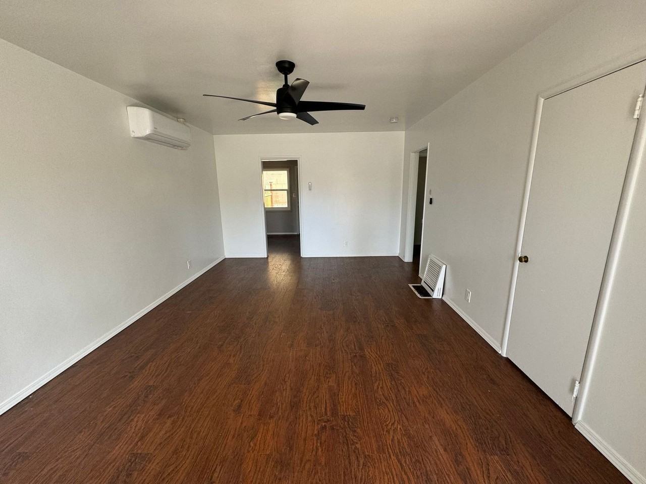 1520 N Fair Oaks Ave - Photo 2 of 11