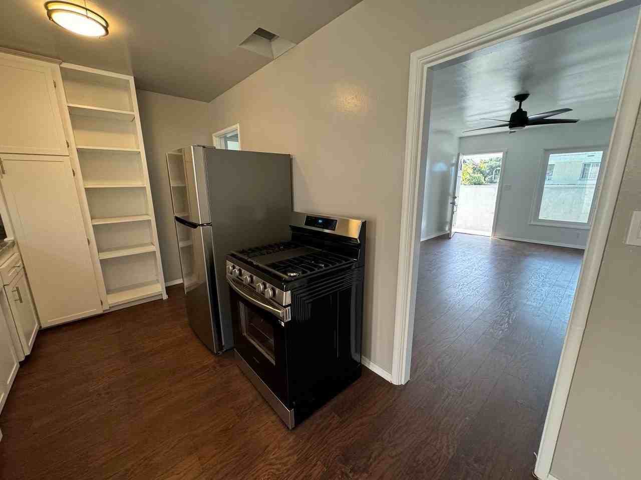 1520 N Fair Oaks Ave - Photo 4 of 11