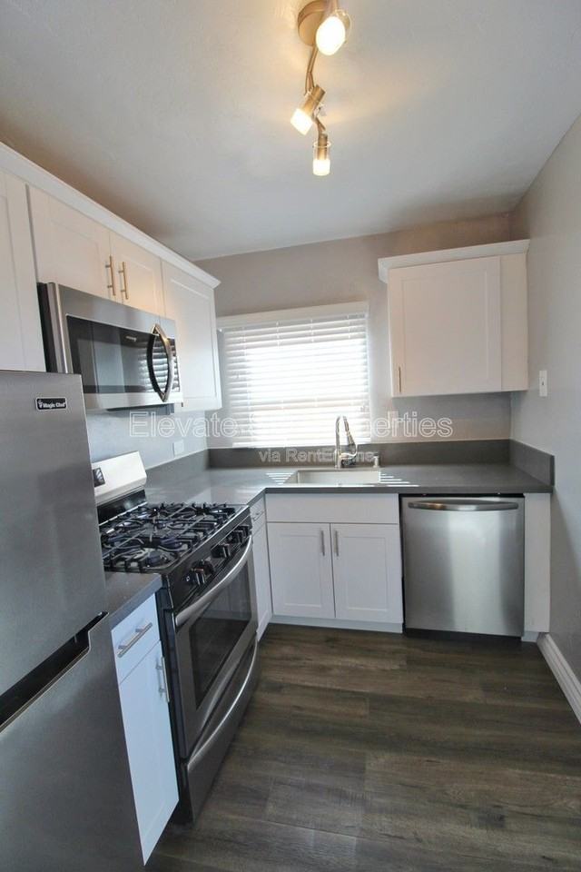 4687 Hamilton St - Photo 3 of 20