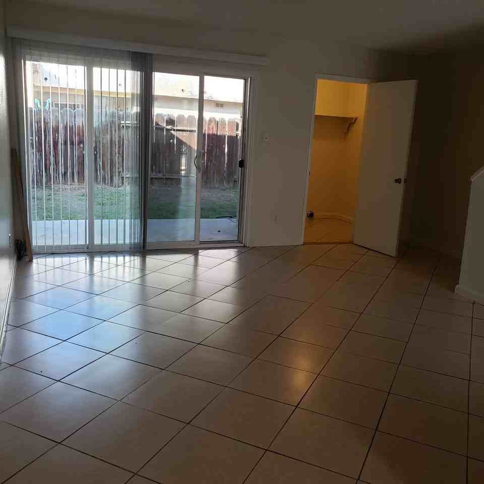 2309 Westholme Blvd #E - Photo 2 of 8