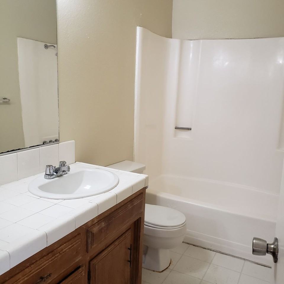 2309 Westholme Blvd #E - Photo 5 of 8