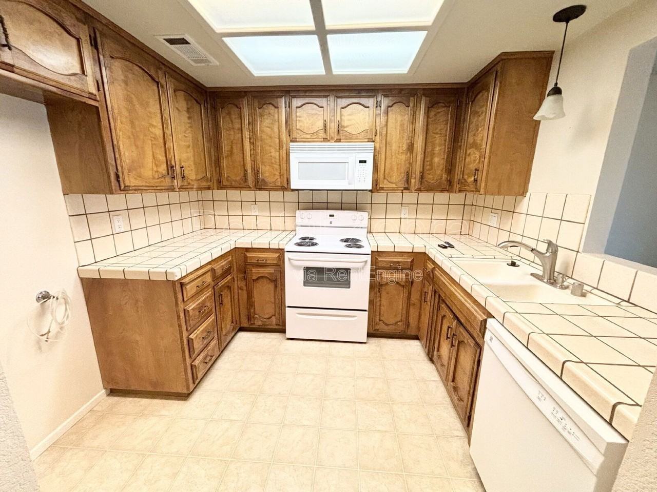 3072 Colony Park Dr - Photo 3 of 21