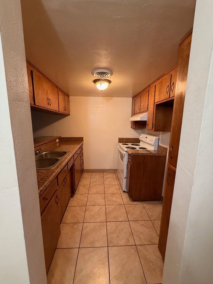 1968 Stine Rd - Photo 4 of 11