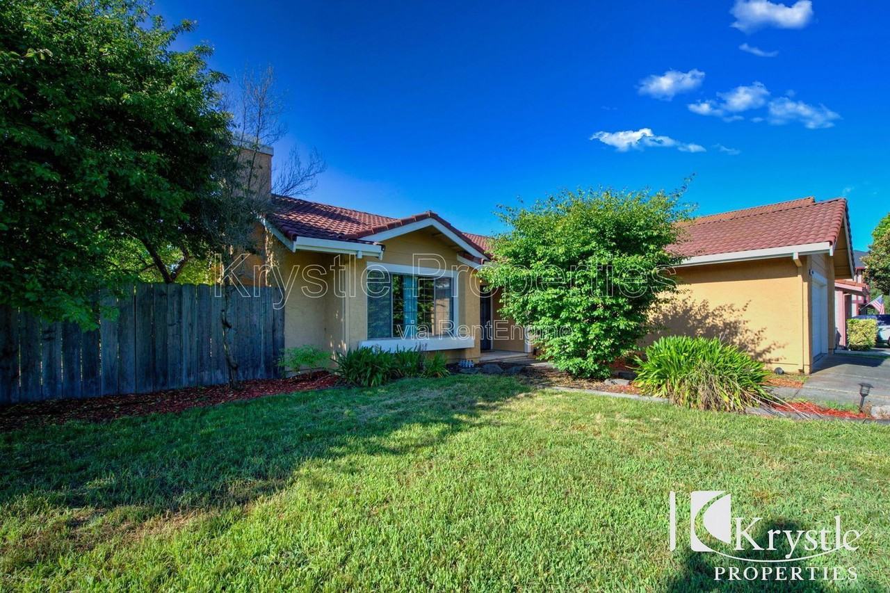 229 Folland Dr - Photo 2 of 19