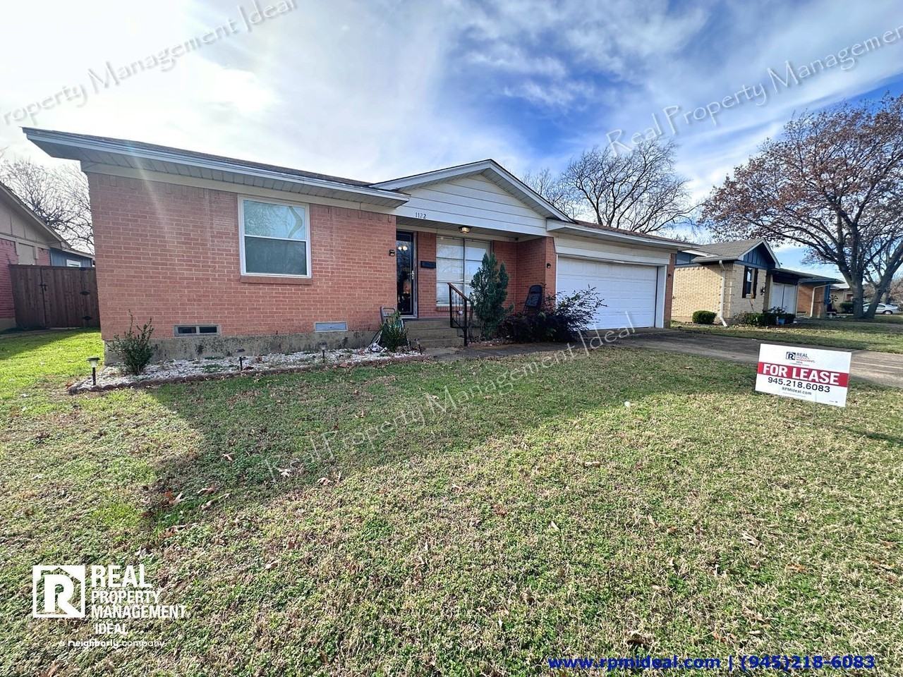 1122 Bowie St - Photo 3 of 39