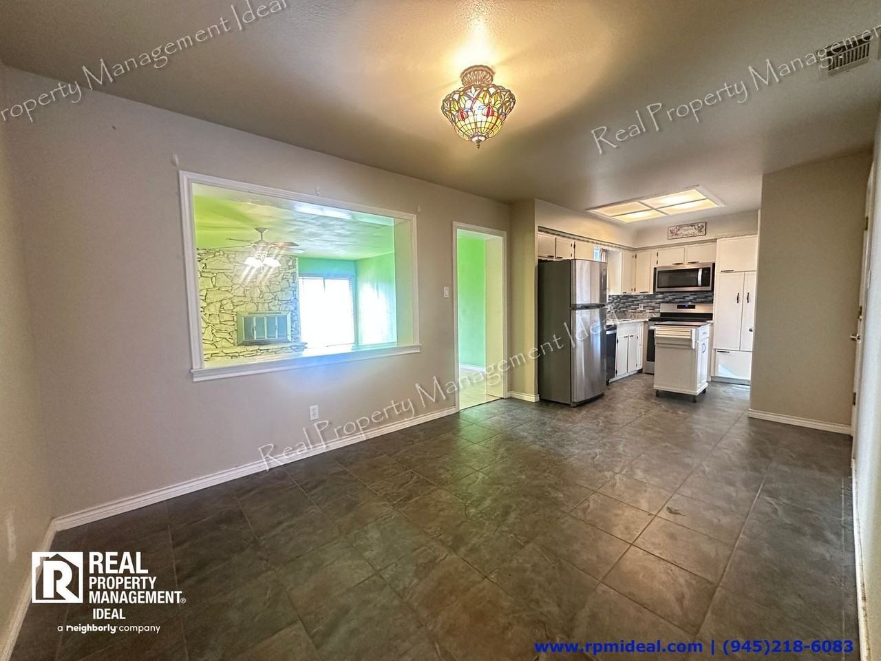 1122 Bowie St - Photo 7 of 39