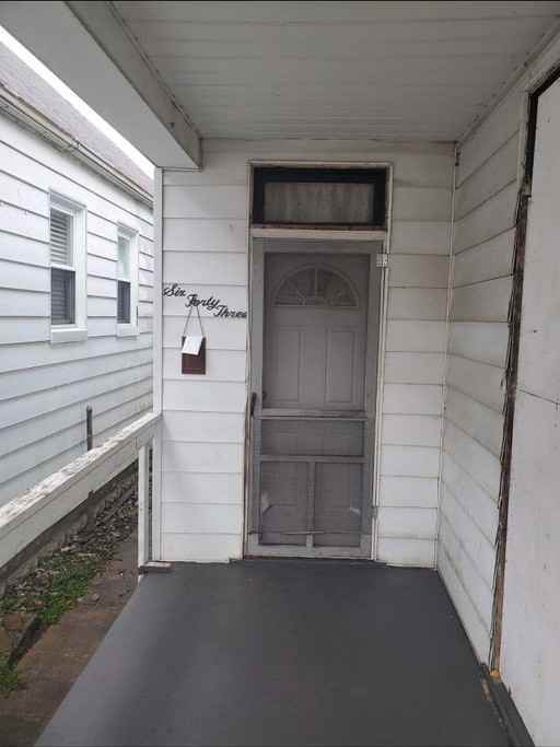 643 E Maryland St - Photo 2 of 9
