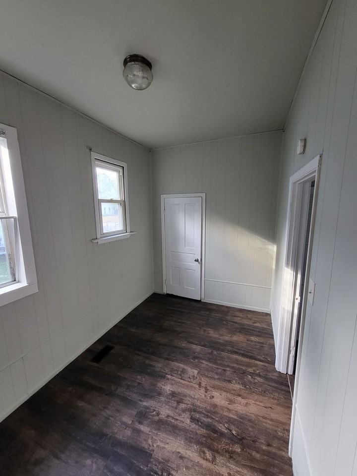 643 E Maryland St - Photo 4 of 9