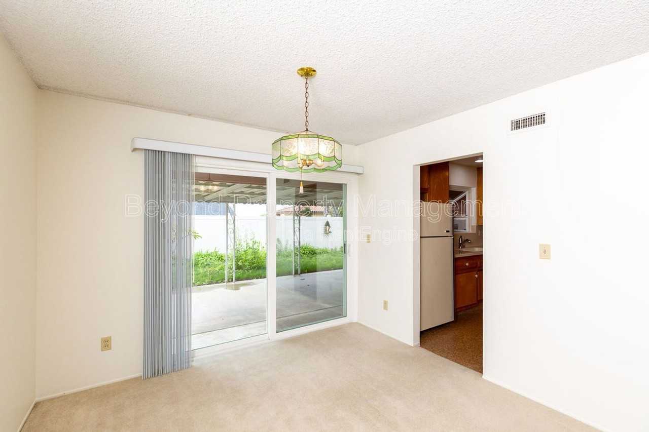 6232 Merced Lake Ave - Photo 7 of 23