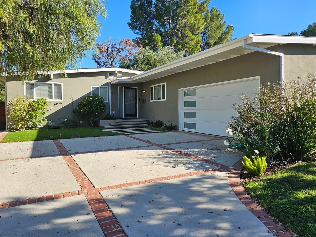 6014 Wish Ave - Photo 2 of 17