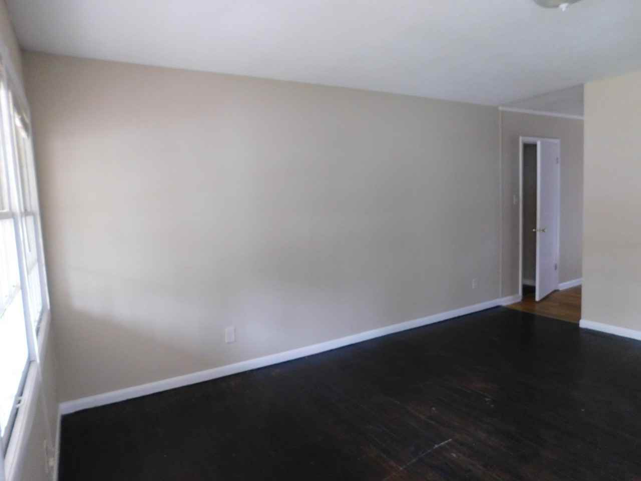 2512 Deborah Dr - Photo 4 of 24