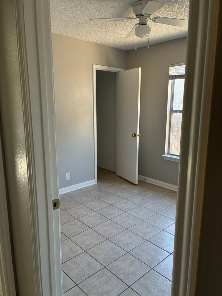 7820 Las Olas Blvd - Photo 4 of 7