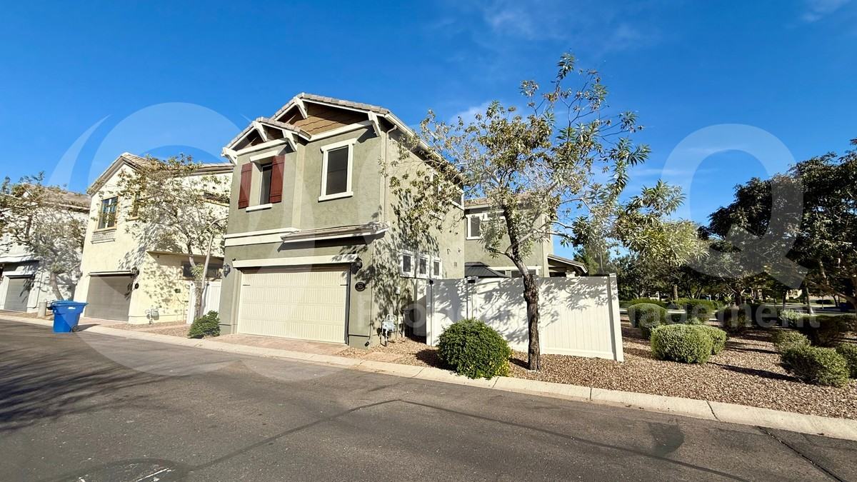 2624 S Canfield - Photo 4 of 21