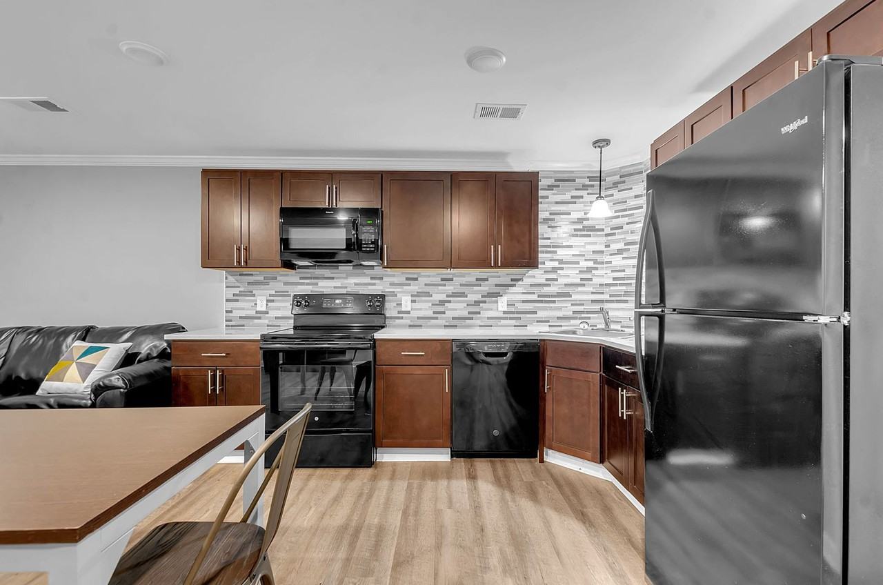 212 Dellwood Rd. - Photo 5 of 50