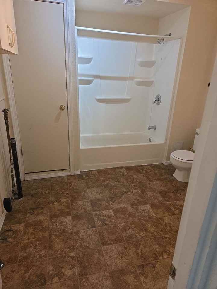 206 Ketchum St E #3 - Photo 7 of 11