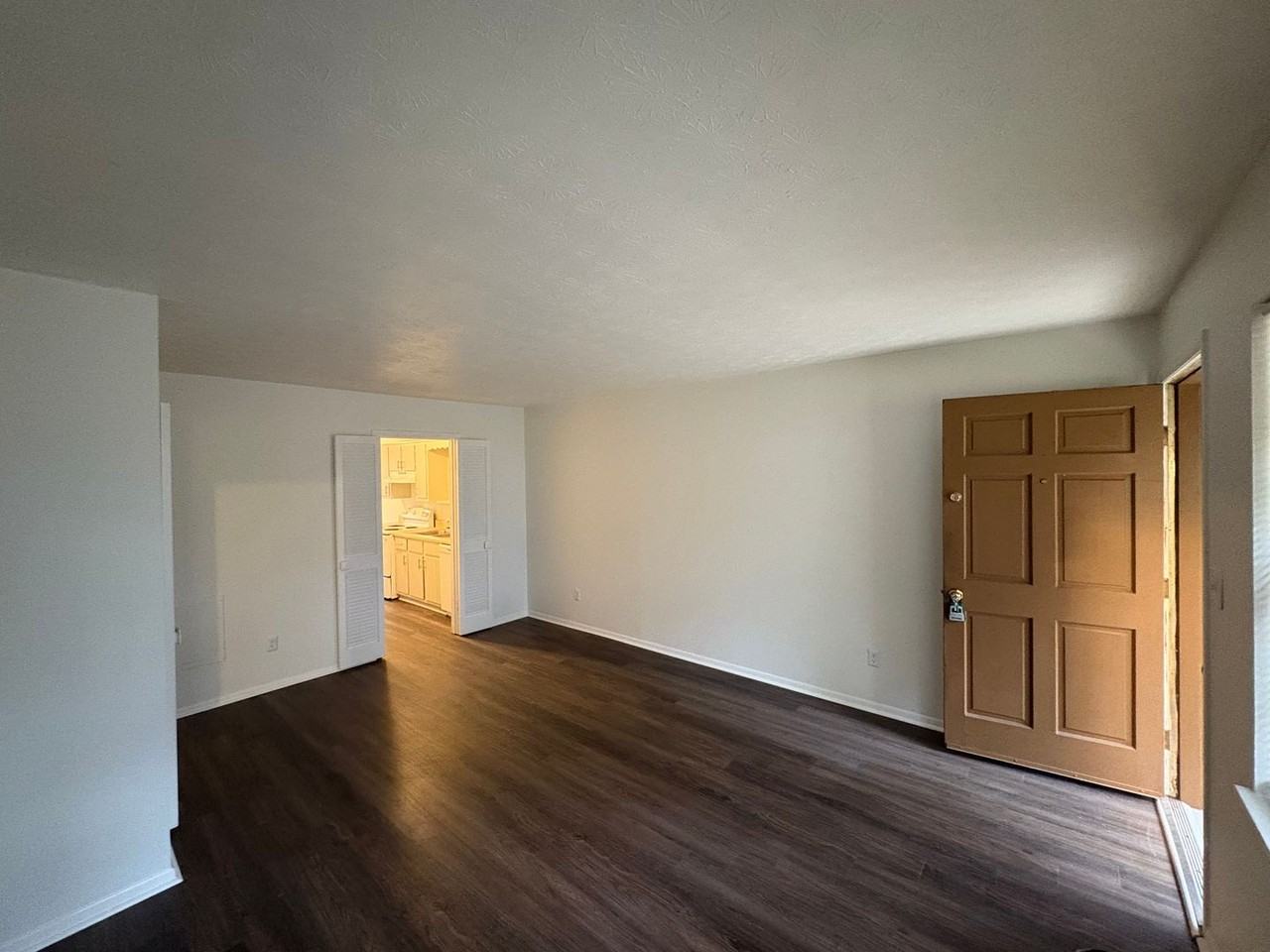 531 Elder St - Photo 4 of 20