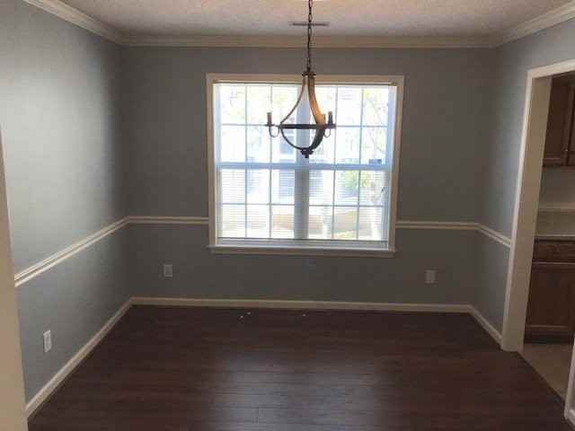 289 Ivy Pl - Photo 3 of 10