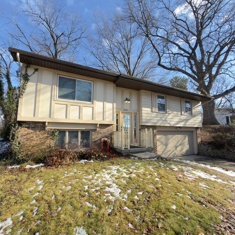 5390 Newcastle Dr Se - Photo 2 of 19