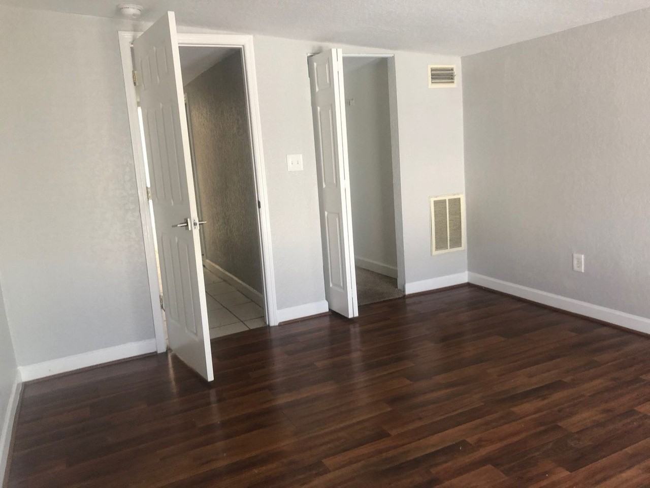 4062 10th Ave N - Photo 6 of 10