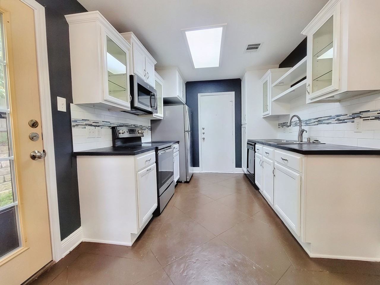 13638 Merseyside Dr - Photo 6 of 30