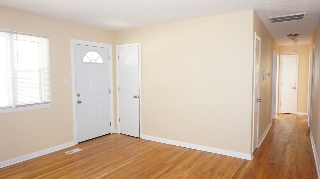 6309 Lynette Cir - Photo 3 of 25