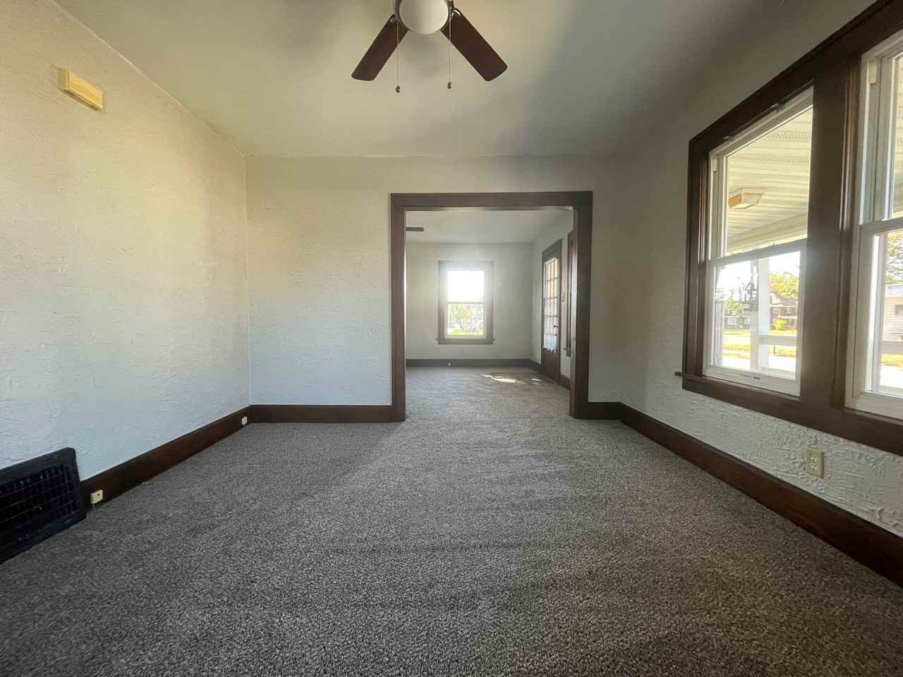 313 Miller St - Photo 7 of 25