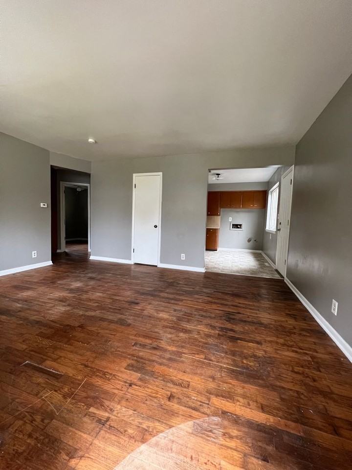 2643 E Cherry St - Photo 2 of 8