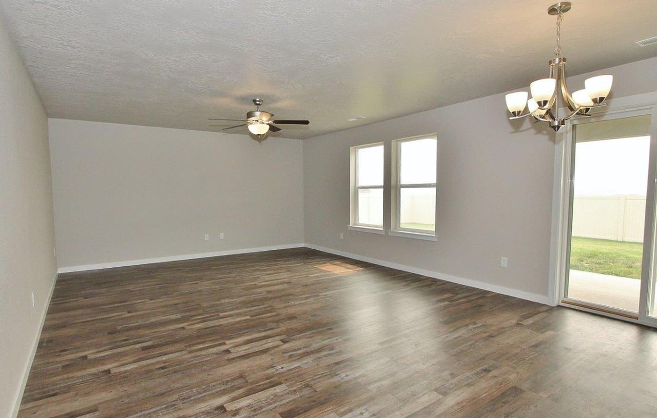 715 Inby St - Photo 4 of 26