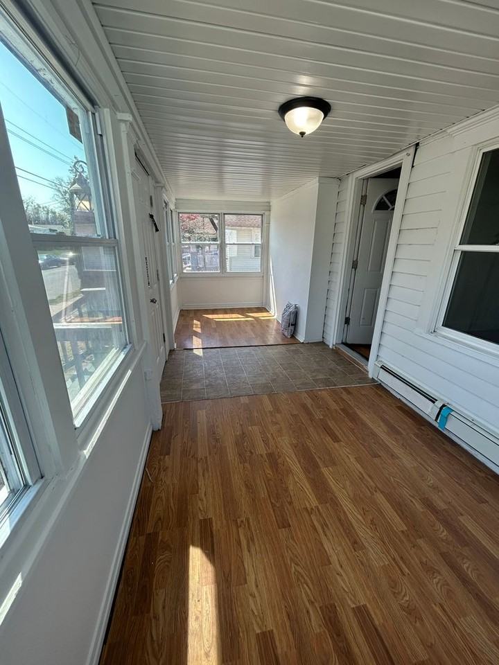 132 Anelve Ave - Photo 4 of 31