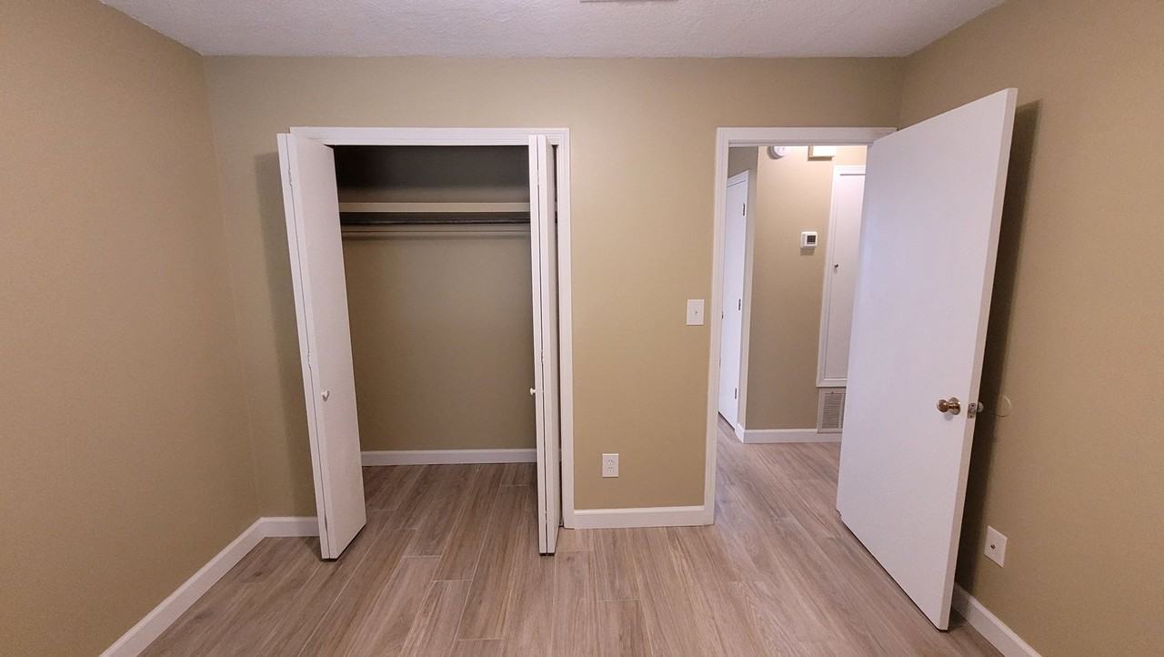 1033 Peakview Dr - Photo 7 of 15