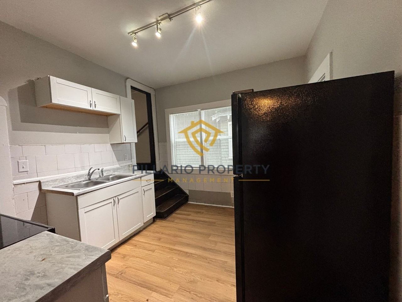 3625 N Kenwood Ave - Photo 2 of 18