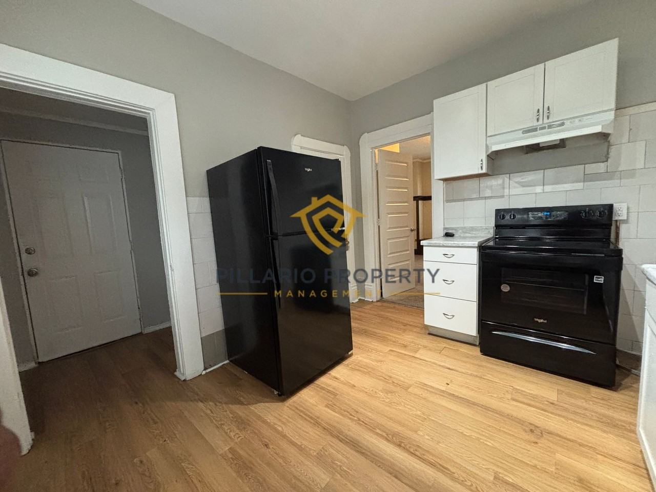 3625 N Kenwood Ave - Photo 3 of 18