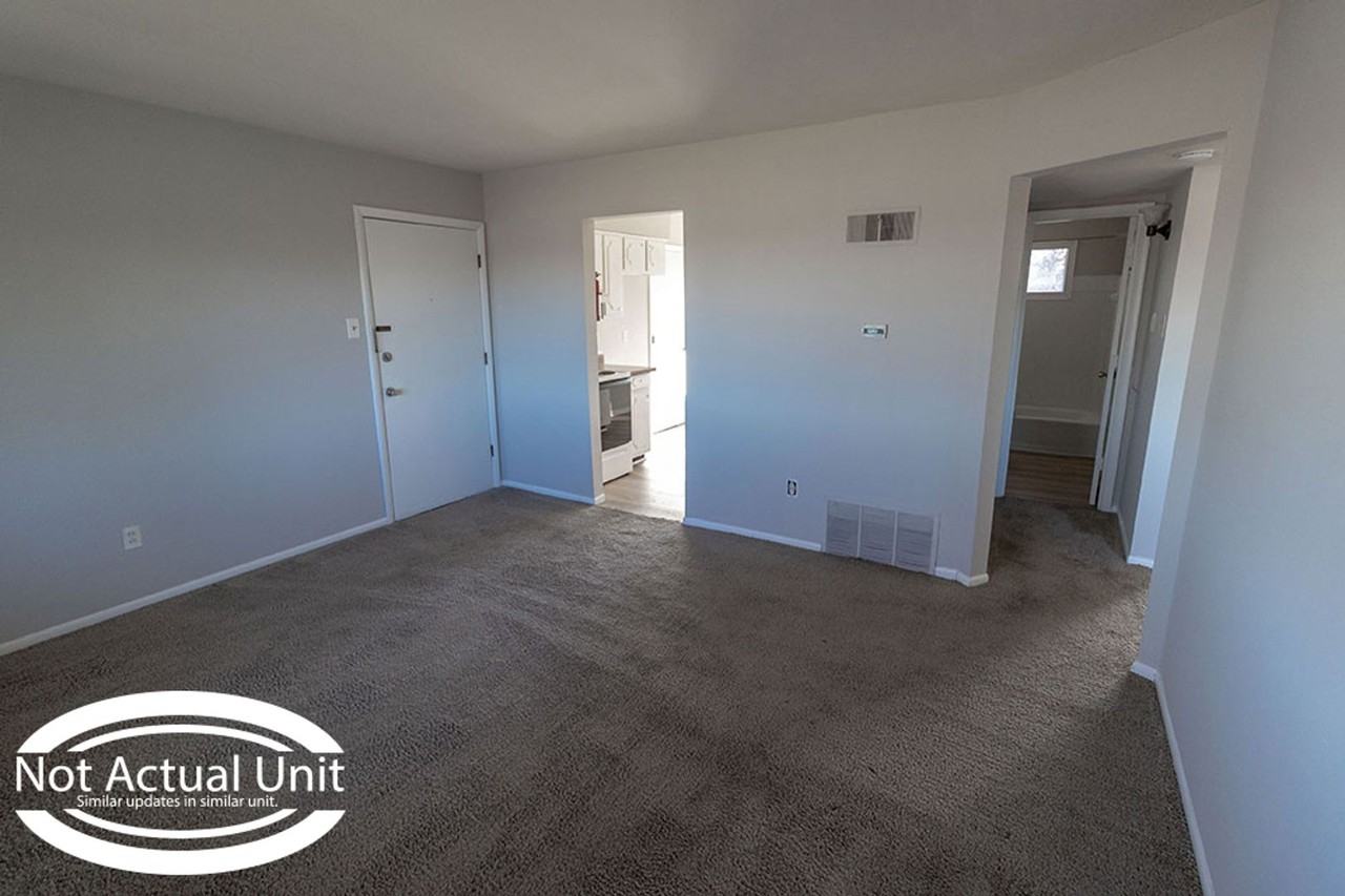 2812 Leeway Dr - Photo 2 of 16