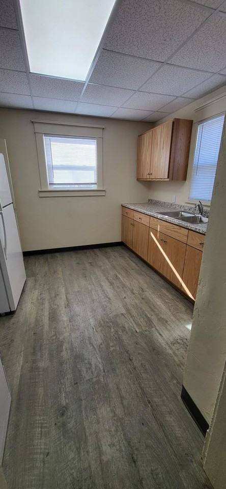 413 Bond St - Photo 4 of 23