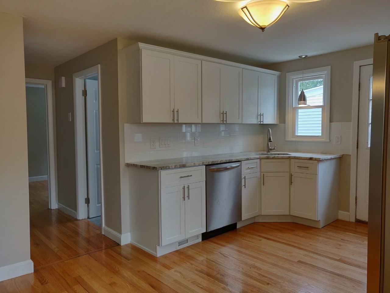 109 Bellwood Rd - Photo 3 of 22